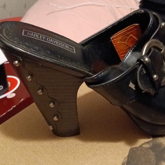 Clogs - Picture 4 of 8